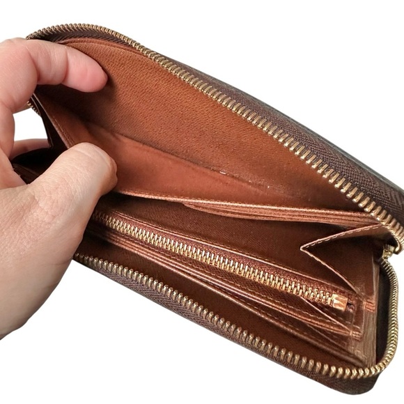 Louis Vuitton Monogram Leather Long Zippy Wallet - Picture 10 of 15